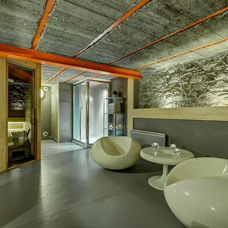 Вілла Mont Blanc *